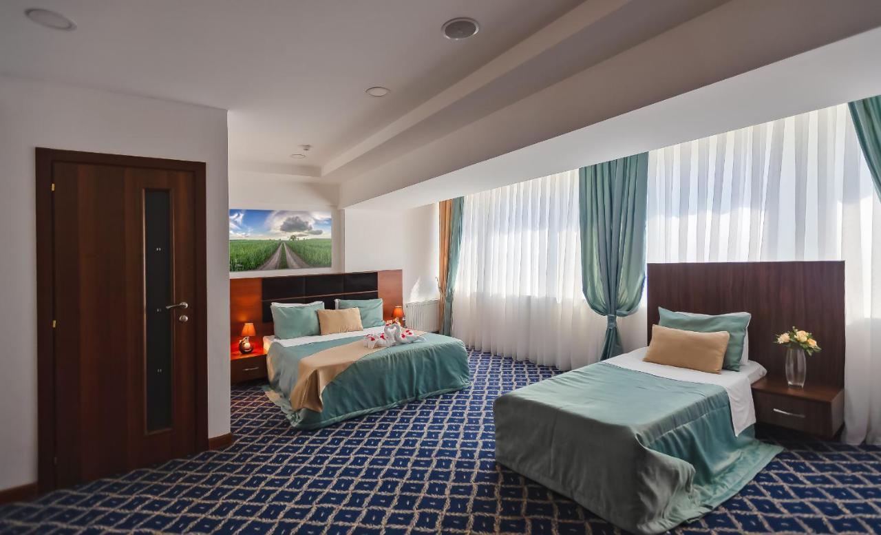 Demir Yol Plaza Hotel Baku Ngoại thất bức ảnh